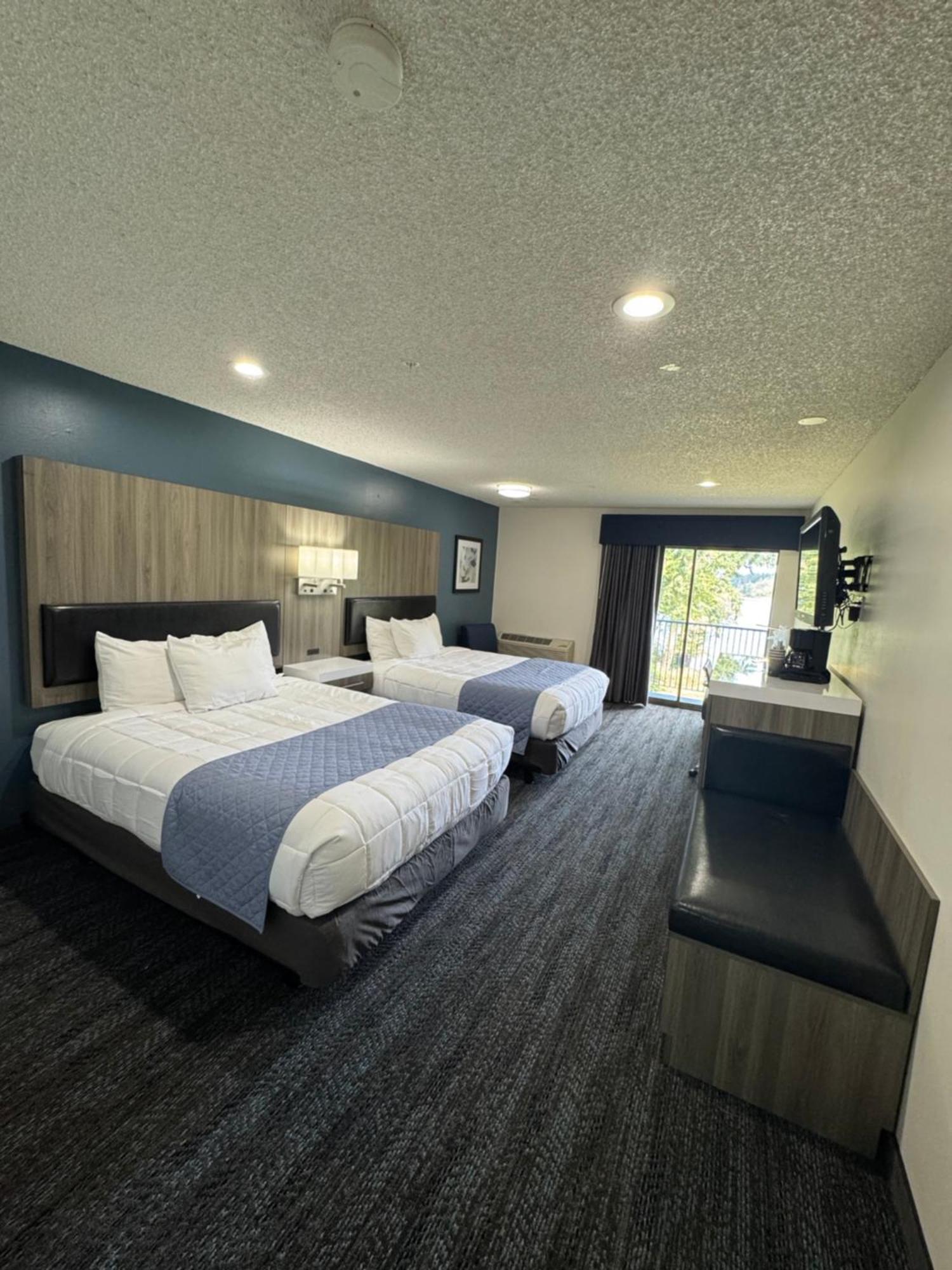 Oyster Bay Inn & Suites เบรเมอร์ตัน ภายนอก รูปภาพ